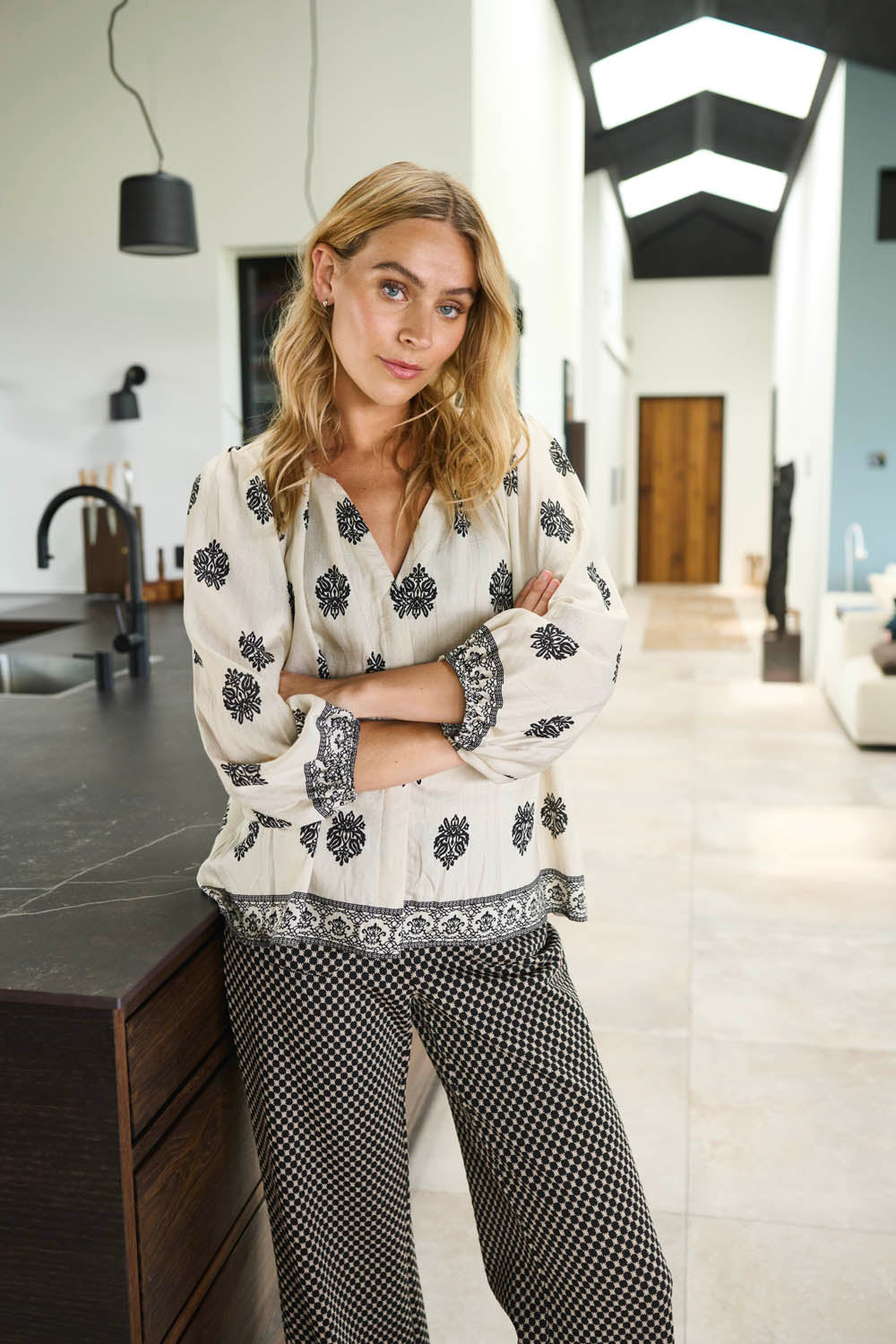 Zinnia Shirt - Black/Whisper