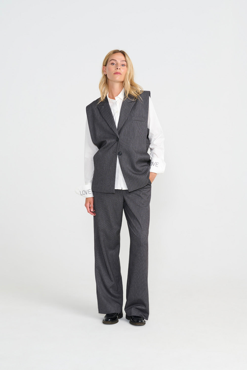 Ferell Vest - Dark Grey Pin