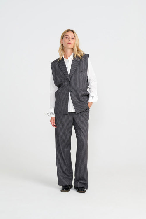 Ferell Vest - Dark Grey Pin