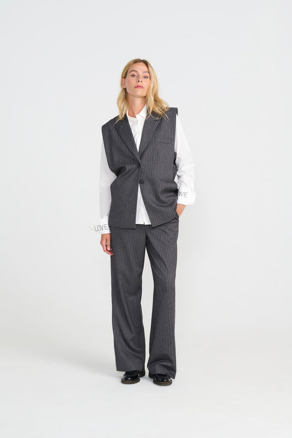 Ferell Vest - Dark Grey Pin