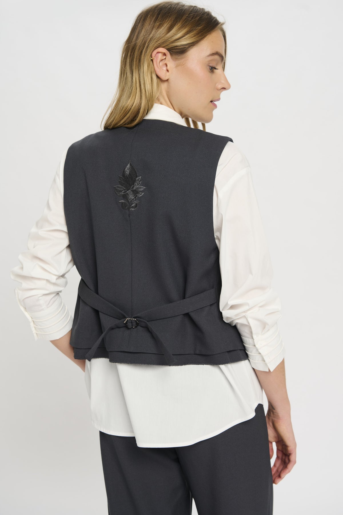 Knight Vest - Dark grey