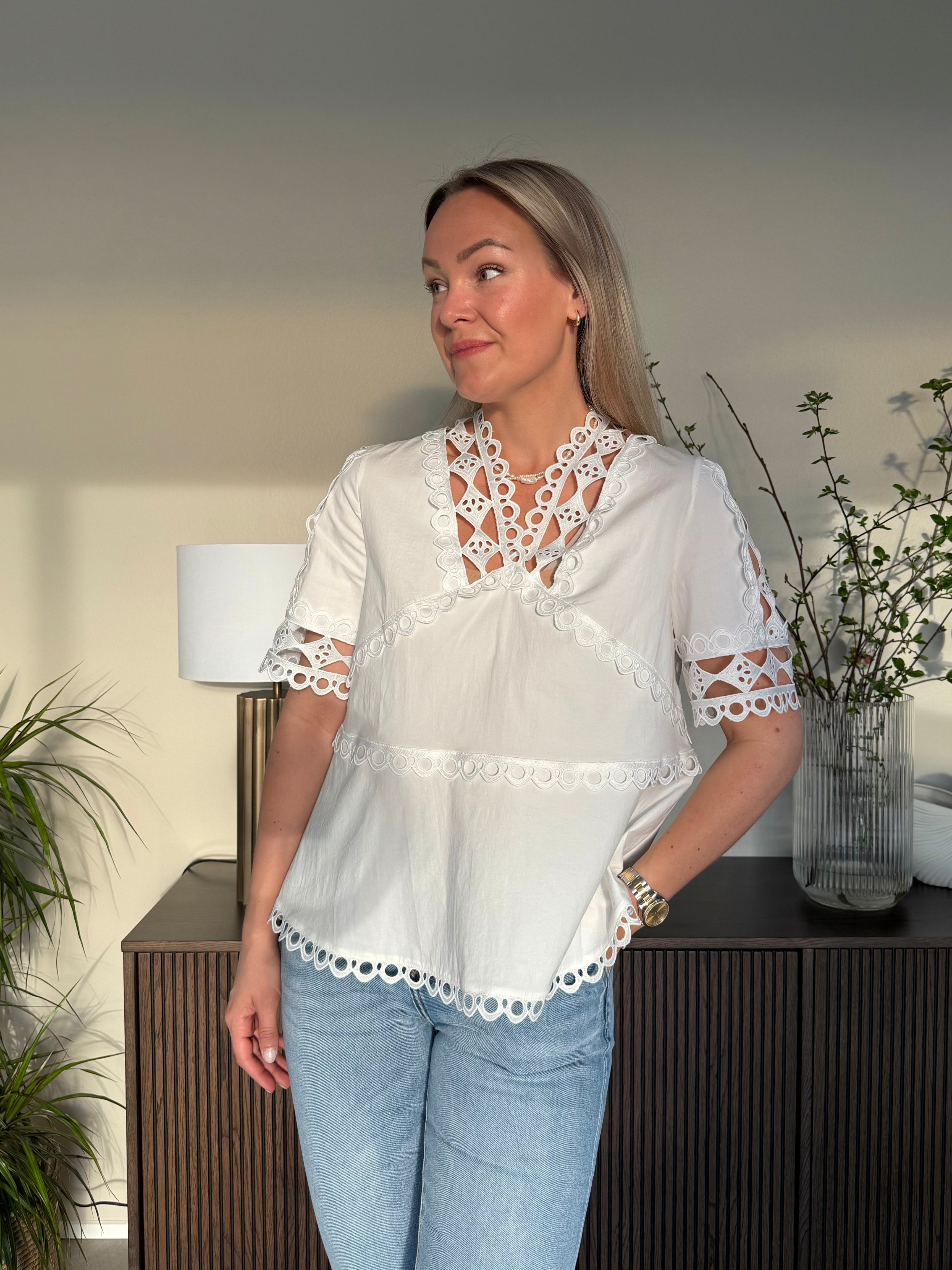 Elton Blouse - White